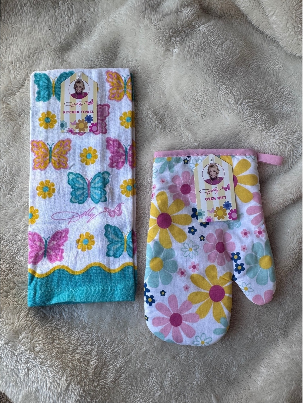 Dolly Parton Kitchen Towel and Oven Mitt Set with Butterfly and Floral Design